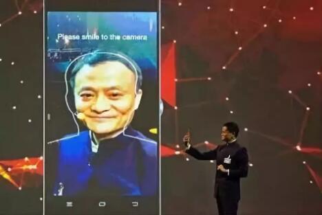 高鐵票正式宣告結(jié)束！刷臉時代來臨！