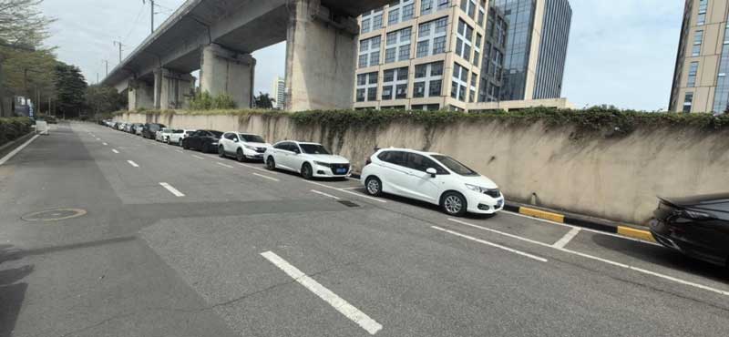 雙方采用兜底承包+增量分成的合作模式，由捷順整體打包建設(shè)和運(yùn)營停車場。