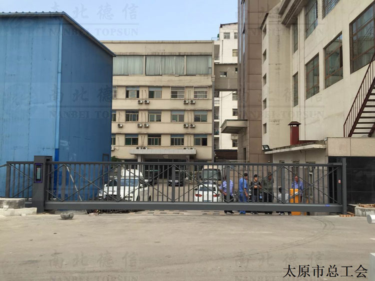 南北德信智能無軌懸浮門在太原市總工會的工程應(yīng)用