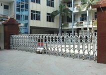 是什么導(dǎo)致不銹鋼伸縮門跑偏了？