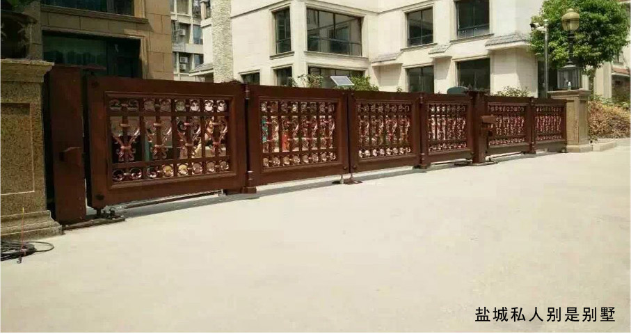 鹽城私人別墅懸折門工程案例 - 中出網(wǎng)-智能出入口與停車充電門戶