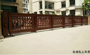 鹽城私人別墅懸折門工程案例 - 中出網(wǎng)-智能出入口與停車充電門戶