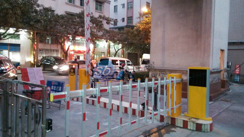 佛山南海羅村俊雅苑小區(qū)停車場(chǎng)系統(tǒng)案例 - 中出網(wǎng)-智能出入口與停車充電門(mén)戶