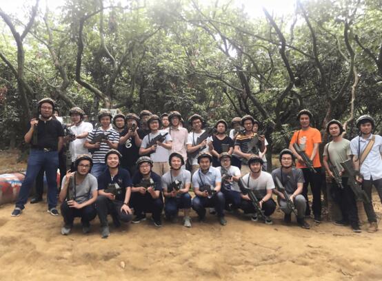 “槍林彈雨 沖鋒陷陣”