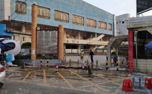 佛山市獅山鎮(zhèn)大欖小學(xué)升降柱案例 - 中出網(wǎng)-智能出入口與停車充電門戶