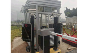 廣州醫(yī)藥港三進三出車牌識別系統(tǒng)案例 - 中出網(wǎng)-智能出入口與停車充電門戶