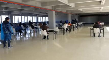 快餐供應(yīng)，分餐進(jìn)食