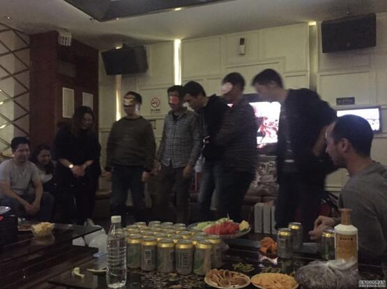 第二個節(jié)目：盲人踩氣球