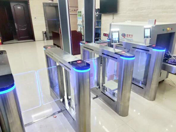 大慶高新技術(shù)產(chǎn)業(yè)開(kāi)發(fā)區(qū)人民法院通道閘案例 - 中出網(wǎng)-智能出入口與停車(chē)充電門(mén)戶(hù)