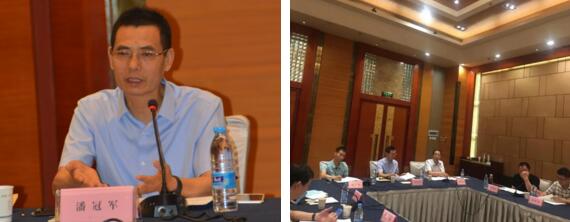 中國建筑金屬結(jié)構(gòu)協(xié)會(huì)副秘書長兼自動(dòng)門電動(dòng)門分會(huì)會(huì)長潘冠軍到會(huì)講話