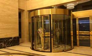 會(huì)澤德城華美達(dá)大酒店旋轉(zhuǎn)門案例