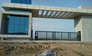 呼市安全廳培訓中心863-G伸縮門案例 - 中出網(wǎng)-智能出入口與停車充電門戶