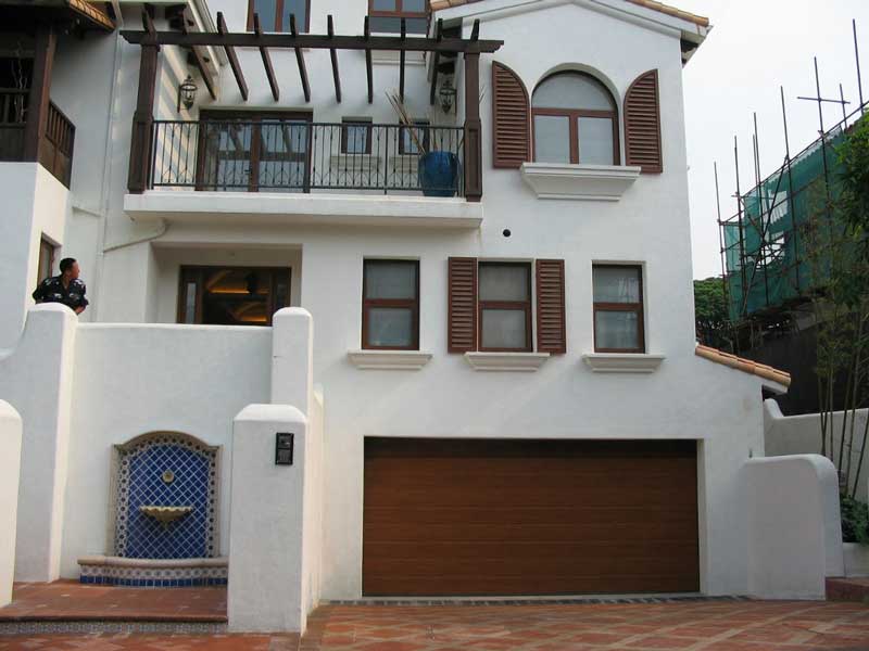 北京復(fù)地原墅車(chē)庫(kù)門(mén)案例 - 中出網(wǎng)-智能出入口與停車(chē)充電門(mén)戶(hù)