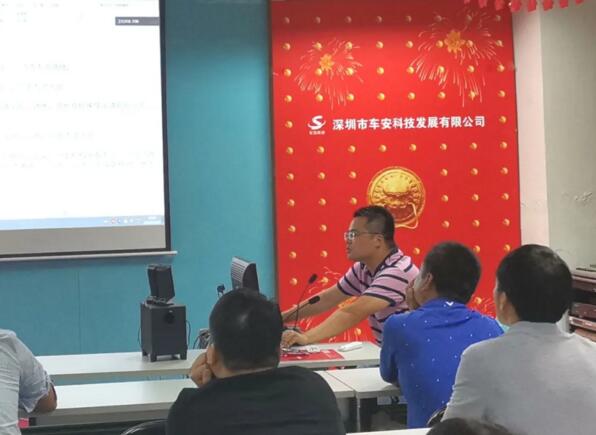 副總經(jīng)理兼營(yíng)銷總監(jiān)龍小偉