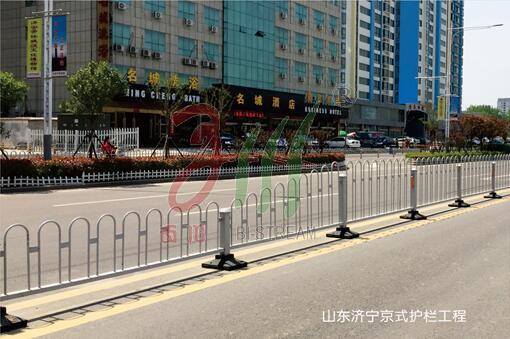 山東濟(jì)寧京式護(hù)欄工程 - 中出網(wǎng)-智能出入口與停車(chē)充電門(mén)戶