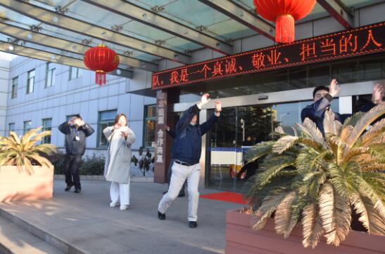 瞬通護(hù)欄喜迎2016年開門紅