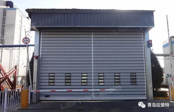 拉斐特硬質(zhì)快速門(mén)+道閘