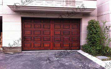 實(shí)木鋁合金車庫(kù)門