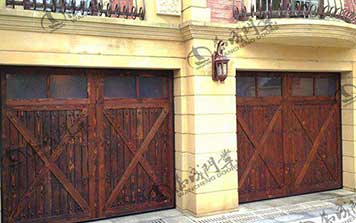實(shí)木鋁合金車庫(kù)門