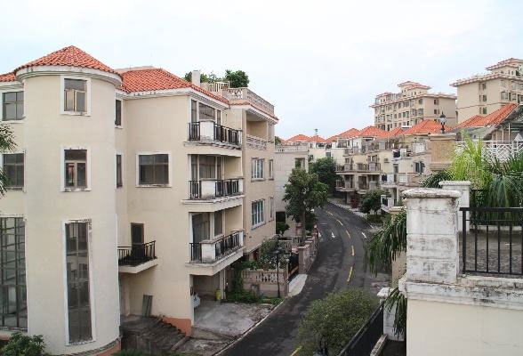 佛山穆天子山莊護欄案例 - 中出網(wǎng)-智能出入口與停車充電門戶