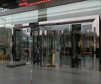 旋轉(zhuǎn)門(mén)