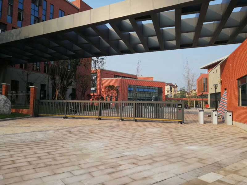 重慶市竹林中學校 - 中出網(wǎng)-智能出入口與停車充電門戶