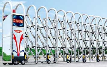 鉆石網(wǎng)花電動(dòng)伸縮門