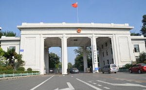 遼寧省人民政府電動(dòng)伸縮門案例 - 中出網(wǎng)-智能出入口與停車充電門戶