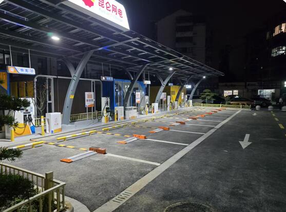 中國(guó)石油無(wú)錫惠峰充電站 - 中出網(wǎng)-智能出入口與停車充電門戶