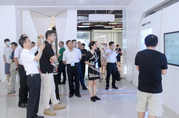 全國13省、市安全防范協(xié)會領(lǐng)導蒞臨百勝智能調(diào)研