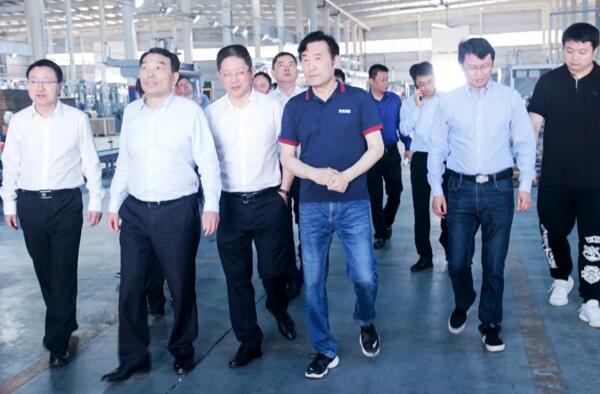 南昌縣委書記熊運浪高度肯定了百勝智能所取得的經營成績和未來的發(fā)展規(guī)劃