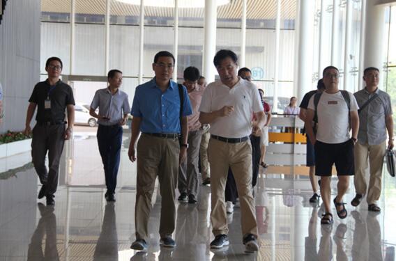 《安全電壓開門機(jī)》、《戶外電動門安全要求》團(tuán)體標(biāo)準(zhǔn)編制工作會在百勝智能順利召開