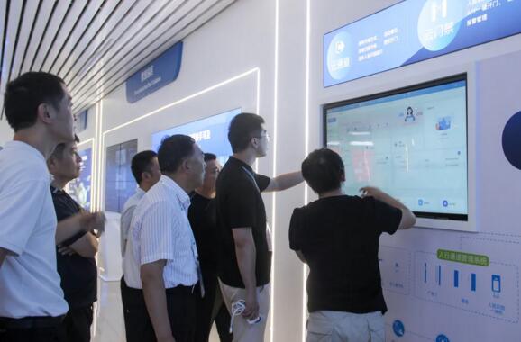 全國(guó)13省、市安全防范協(xié)會(huì)領(lǐng)導(dǎo)蒞臨百勝智能調(diào)研