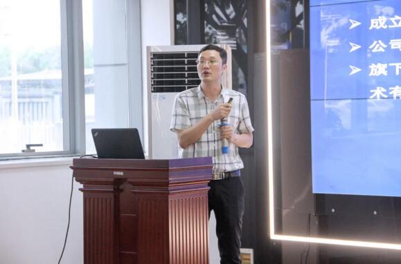 南昌市安防協(xié)會(huì)劉一林書(shū)記對(duì)百勝智能的企業(yè)實(shí)力和行業(yè)成果給予高度肯定