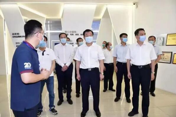 江西省省委書(shū)記、省人大常委會(huì)主任劉奇一行蒞臨百勝智能調(diào)研指導(dǎo)