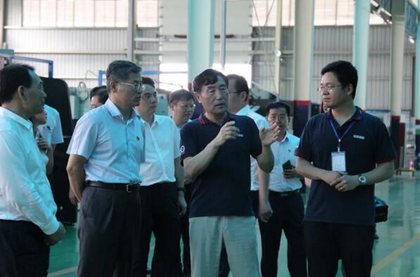 省紀(jì)委書記馬森述了解百勝鈑金柔性生產(chǎn)線運(yùn)營(yíng)效率