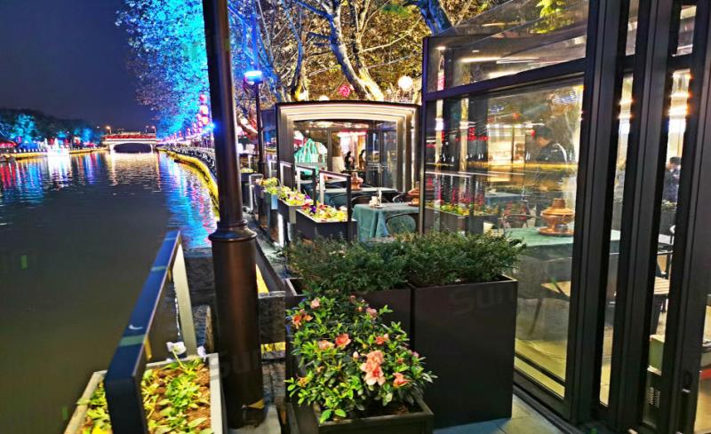 景區(qū)步行街餐廳移動(dòng)陽(yáng)光房