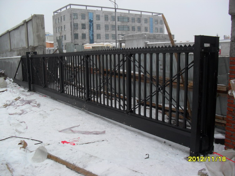 南北德信懸浮門贏得長春機械設(shè)備有限公司點贊