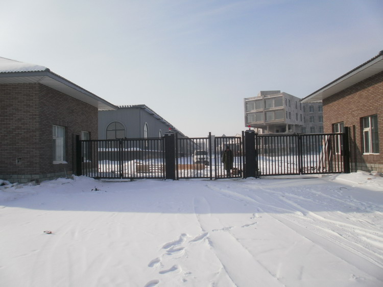 南北德信懸浮門在長春新華通制藥設(shè)備有限公司的高效應(yīng)用