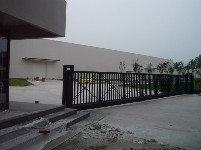 石家莊正定縣城對(duì)南北德信懸浮門的高度評(píng)價(jià)