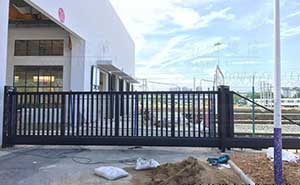 南寧軌道交通集團(tuán)7米無軌懸浮門案例 - 中出網(wǎng)-智能出入口與停車充電門戶