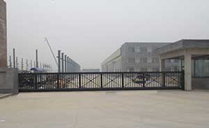 河北海特克焊接設備制造有限公司無軌懸浮門工程案例 - 中出網-智能出入口與停車充電門戶