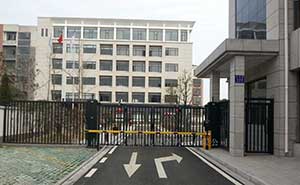 荊州太普石化智能無(wú)軌懸浮門(mén)工程案例 - 中出網(wǎng)-智能出入口與停車(chē)充電門(mén)戶(hù)