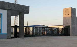 新疆省石河子市棉花加工五廠智能無軌懸浮門工程案例 - 中出網(wǎng)-智能出入口與停車充電門戶