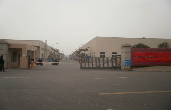 四川藍(lán)劍包裝股份有限公司智能無(wú)軌懸浮門工程案例 - 中出網(wǎng)-智能出入口與停車充電門戶