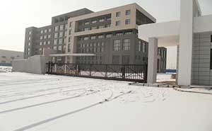 吉林省新譽投資有限公司智能無軌懸浮門工程案例 - 中出網(wǎng)-智能出入口與停車充電門戶