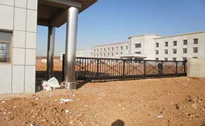 吉林吉福參藥業(yè)智能無軌懸浮門工程案例 - 中出網(wǎng)-智能出入口與停車充電門戶