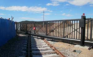 大連市鐵路干線智能無(wú)軌懸浮門(mén)工程案例 - 中出網(wǎng)-智能出入口與停車(chē)充電門(mén)戶(hù)