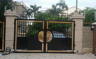 百勝平開(kāi)門機(jī)成功安裝于某高檔花園別墅 - 中出網(wǎng)-智能出入口與停車充電門戶