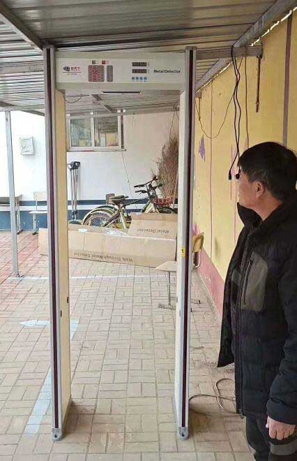 固安縣第四小學(xué)安裝測溫安檢門案例 - 中出網(wǎng)-智能出入口與停車充電門戶